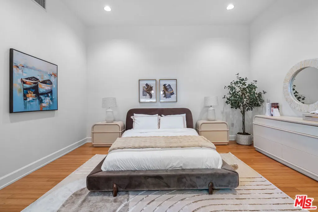 3223 W 6th Street 206, Los Angeles, California 90020 home-pic-18